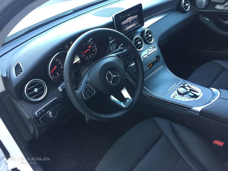 Mercedes Benz GLC 2504MATIC Coupe 2017 9887 3 299 000 
