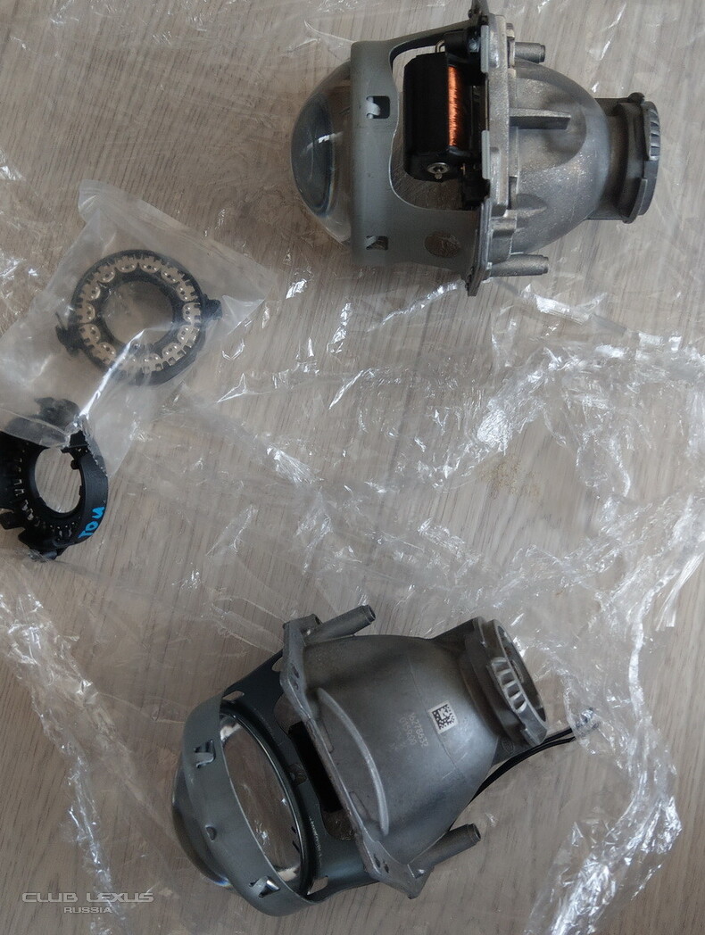 Продам Hella 3(632) с переходными рамками для LX 570 рест. Продам Hella 3(632) с переходными рамками для LX 570 рест.