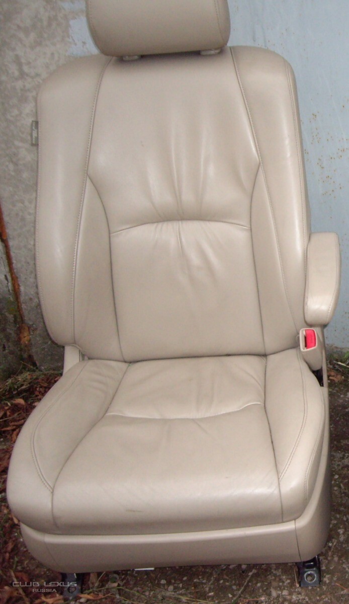 Продам сидения RX330-350 бежевые Продам сидения RX330-350 бежевые