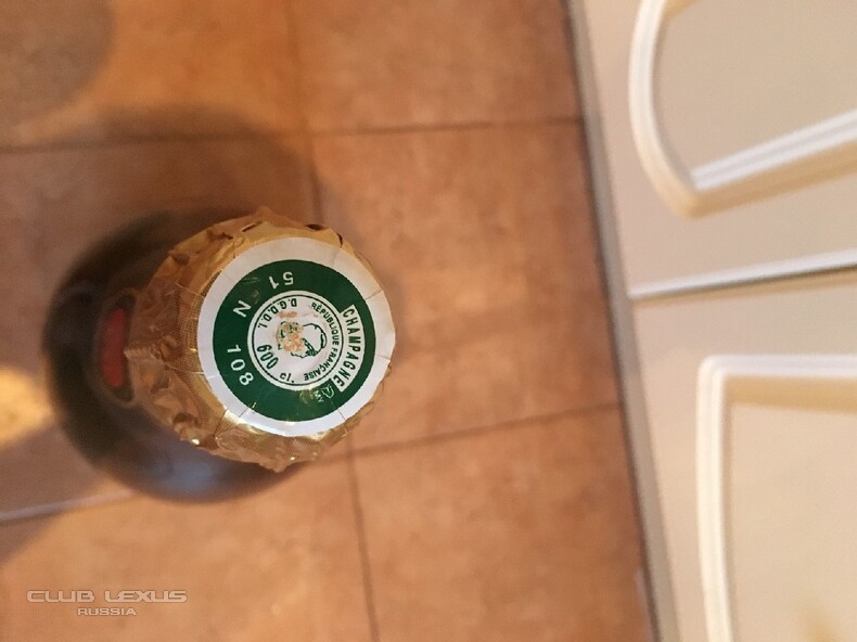 Продам: Шампанское, Piper-Heidsieck Brut, 1 бут., 6 л. Продам: Шампанское, Piper-Heidsieck Brut, 1 бут., 6 л.