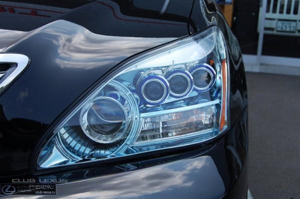 Toyota Harrier.