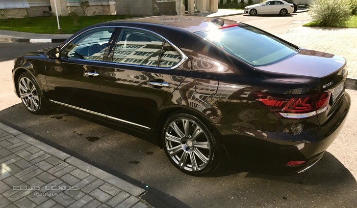 Продаю свой Lexus LS460 AWD 2014 г.в. Продаю свой Lexus LS460 AWD 2014 г.в.