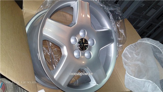 Продам 4 литых диска R18 Продам 4 литых диска R18