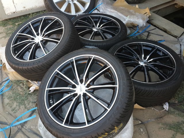 Продам отл.летние шины 245/40R19 kumho ecsta spt 2013г 7мм Продам отл.летние шины 245/40R19 kumho ecsta spt 2013г 7мм