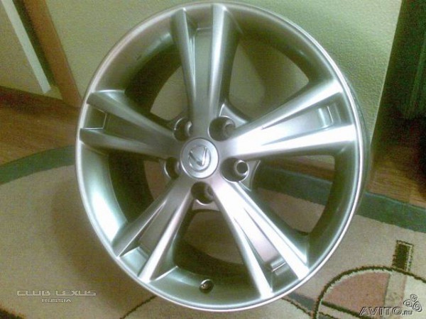 Продаю Диски от Lexus RX400h оригинал. 18 дюймов. Не Хром. Продаю Диски от Lexus RX400h оригинал. 18 дюймов. Не Хром.