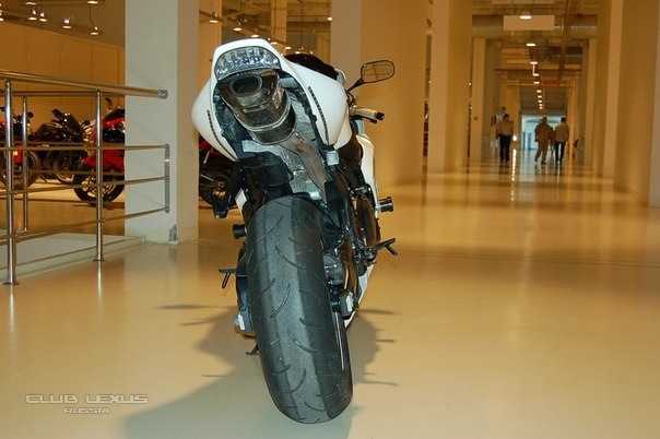 Продаётся Honda CBR 1000 RR 2006 года Продаётся Honda CBR 1000 RR 2006 года