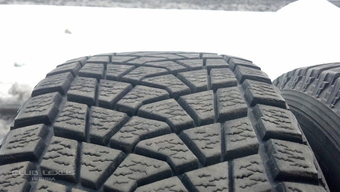 продам нешипы 225/65 r17 Bridgestone 4шт продам нешипы 225/65 r17 Bridgestone 4шт