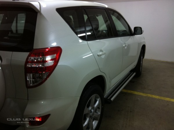 Дед мороз прикатил новый RAV4 супруге :) Дед мороз прикатил новый RAV4 супруге :)