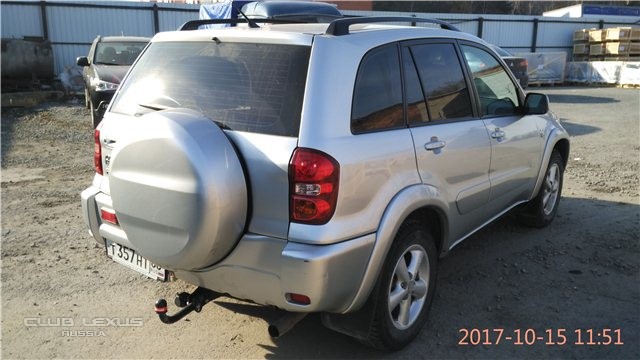 Продам рав4 поколение 2 год 2004 серебро 115840км Продам рав4 поколение 2 год 2004 серебро 115840км