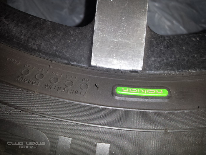 Продам летнюю резину Nokian Hakka Black 235/50 R18 101Y Мск Продам летнюю резину Nokian Hakka Black 235/50 R18 101Y Мск