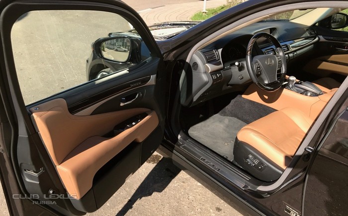 Продаю свой Lexus LS460 AWD 2014 г.в. Продаю свой Lexus LS460 AWD 2014 г.в.
