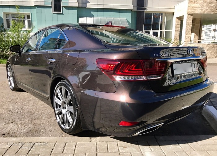 Продаю свой Lexus LS460 AWD 2014 г.в. Продаю свой Lexus LS460 AWD 2014 г.в.
