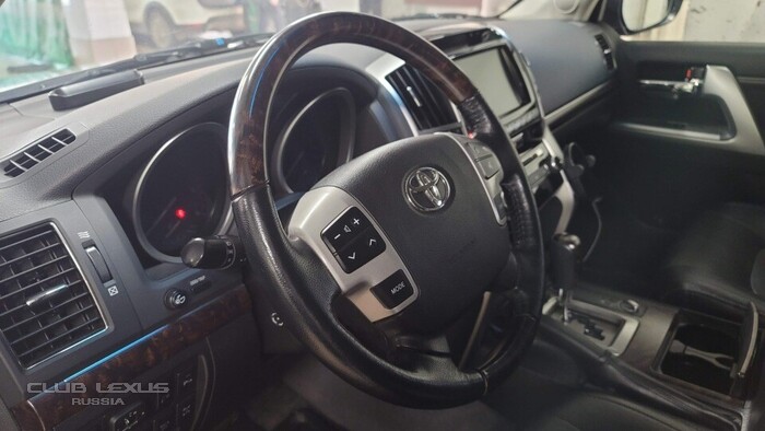 ПРОДАМ Toyota Land Cruiser 200 2012 черный дизель 109000 км ПРОДАМ Toyota Land Cruiser 200 2012 черный дизель 109000 км