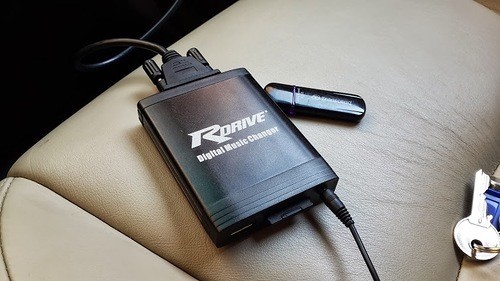 MP3 адаптер аудиовход usb для ipod R-drive с bluetooth MP3 адаптер аудиовход usb для ipod R-drive с bluetooth