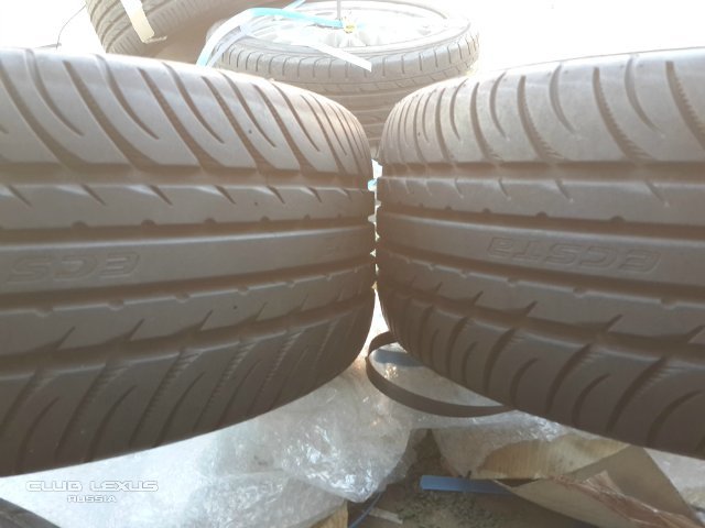 Продам отл.летние шины 245/40R19 kumho ecsta spt 2013г 7мм Продам отл.летние шины 245/40R19 kumho ecsta spt 2013г 7мм