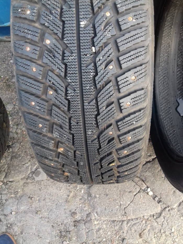 Продам комплект зимней резины 265/50 r20 Продам комплект зимней резины 265/50 r20