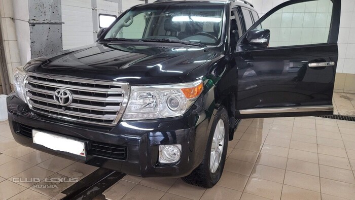 ПРОДАМ Toyota Land Cruiser 200 2012 черный дизель 109000 км ПРОДАМ Toyota Land Cruiser 200 2012 черный дизель 109000 км
