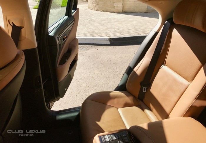Продаю свой Lexus LS460 AWD 2014 г.в. Продаю свой Lexus LS460 AWD 2014 г.в.