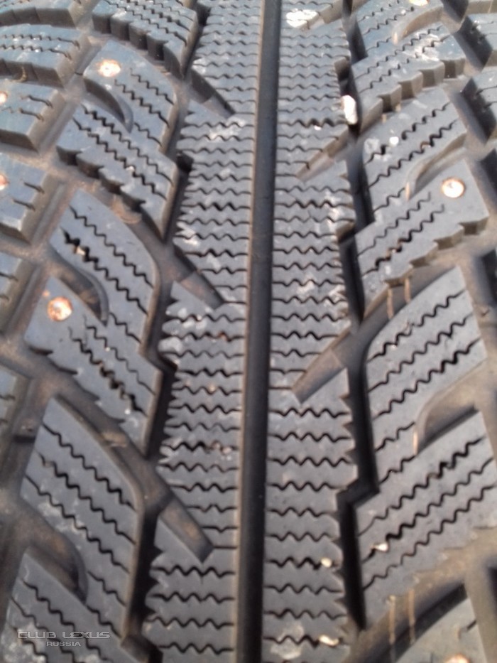 Продам комплект зимней резины 265/50 r20 Продам комплект зимней резины 265/50 r20