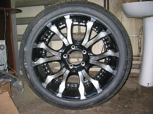 Продаётся комплект колёс 22" для Lexus LX/Toyota LC Продаётся комплект колёс 22" для Lexus LX/Toyota LC