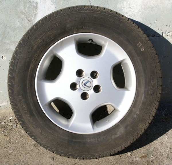 Продам Continental (Cross Contakt) 235/65 R17 с ориг. дискам Продам Continental (Cross Contakt) 235/65 R17 с ориг. дискам