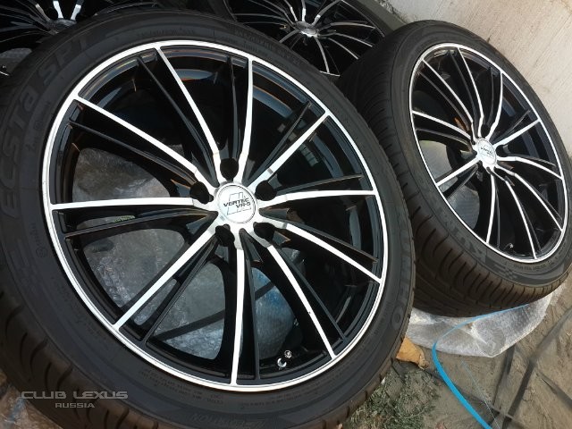 Продам отл.летние шины 245/40R19 kumho ecsta spt 2013г 7мм Продам отл.летние шины 245/40R19 kumho ecsta spt 2013г 7мм