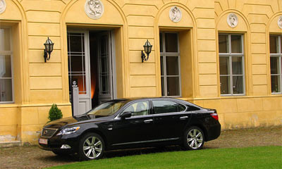 Тест-драйв Lexus LS600h L Hybrid (2008) Тест-драйв Lexus LS600h L Hybrid (2008)