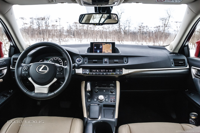 Тест-драйв Lexus CT200h Тест-драйв Lexus CT200h