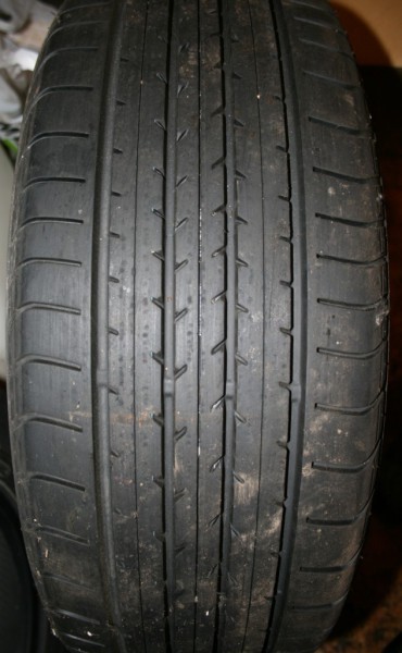 Продаю новую DanlopSP sport 2050 225/50 R17 2 шт. Москва Продаю новую DanlopSP sport 2050 225/50 R17 2 шт. Москва