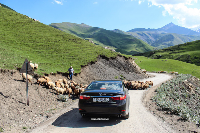 Lexus ES шестого поколения. Клубный тест-драйв в Баку Lexus ES шестого поколения. Клубный тест-драйв в Баку