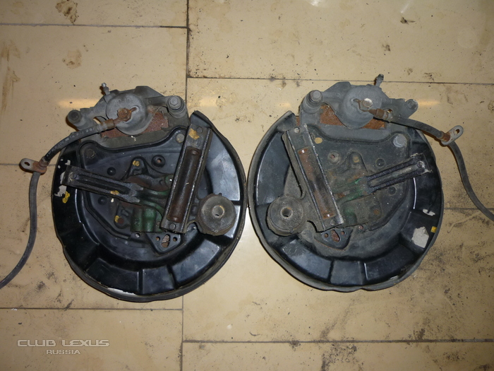 Продам на RX300(1)/Harrier (1) задние тормоза от 2WD Продам на RX300(1)/Harrier (1) задние тормоза от 2WD