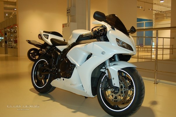 Продаётся Honda CBR 1000 RR 2006 года Продаётся Honda CBR 1000 RR 2006 года
