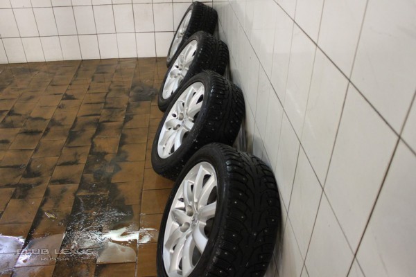 Продам оригинал R18 диски с шип. рез от LS460, отличное сост Продам оригинал R18 диски с шип. рез от LS460, отличное сост