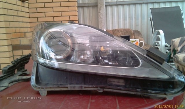 Продам фару Б/У с Lexus IS250 2011 г.в. Продам фару Б/У с Lexus IS250 2011 г.в.