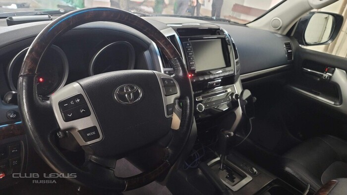 ПРОДАМ Toyota Land Cruiser 200 2012 черный дизель 109000 км ПРОДАМ Toyota Land Cruiser 200 2012 черный дизель 109000 км