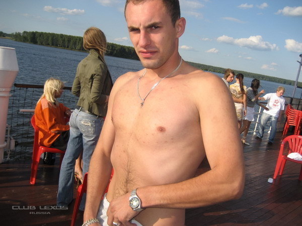 Разбился известный гонщик Андрей "Свяотй" Овчинник Разбился известный гонщик Андрей "Свяотй" Овчинник