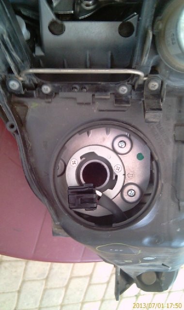 Продам фару Б/У с Lexus IS250 2011 г.в. Продам фару Б/У с Lexus IS250 2011 г.в.
