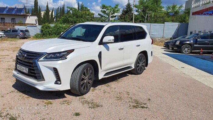 Lexus LX570, MTR, 2018, 42000 км, 1 вл, без окрасов Lexus LX570, MTR, 2018, 42000 км, 1 вл, без окрасов