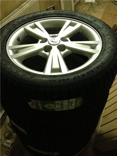 Продам новые диски R17 с зимней (шип) резиной 215/55R17 Продам новые диски R17 с зимней (шип) резиной 215/55R17