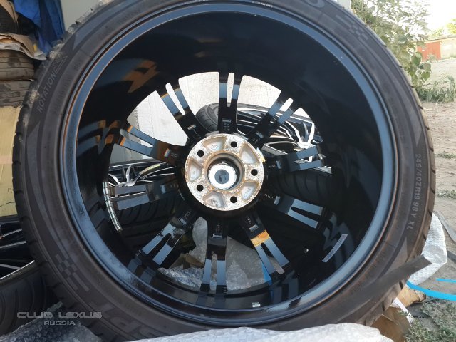 Продам отл.летние шины 245/40R19 kumho ecsta spt 2013г 7мм Продам отл.летние шины 245/40R19 kumho ecsta spt 2013г 7мм