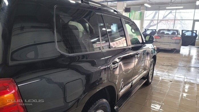 ПРОДАМ Toyota Land Cruiser 200 2012 черный дизель 109000 км ПРОДАМ Toyota Land Cruiser 200 2012 черный дизель 109000 км