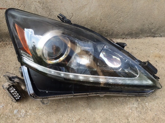 Продам фару led рестайлинг 2012 на is250 Продам фару led рестайлинг 2012 на is250