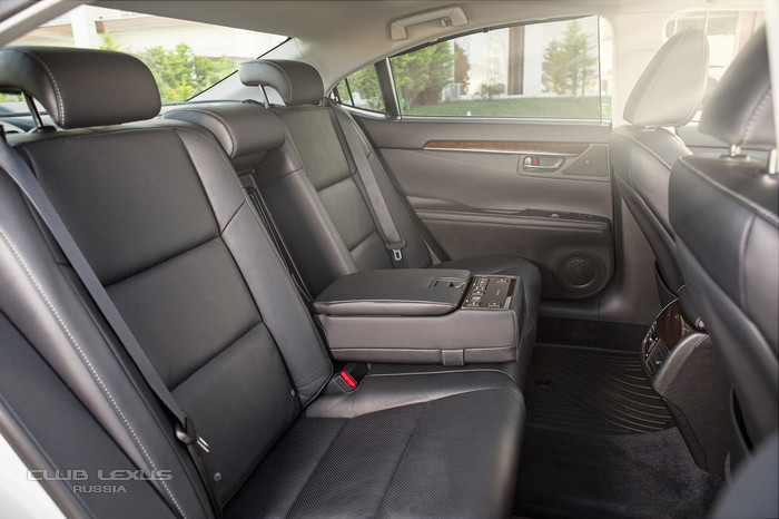 Lexus ES шестого поколения. Клубный тест-драйв в Баку Lexus ES шестого поколения. Клубный тест-драйв в Баку