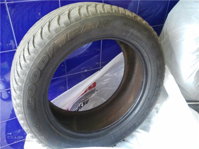 Продам Goodyear Eagle Ultra Grip GW-2 R17 Продам Goodyear Eagle Ultra Grip GW-2 R17