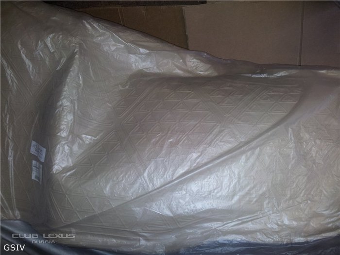 Продам резиновые ковры в багажник на GSIV Продам резиновые ковры в багажник на GSIV