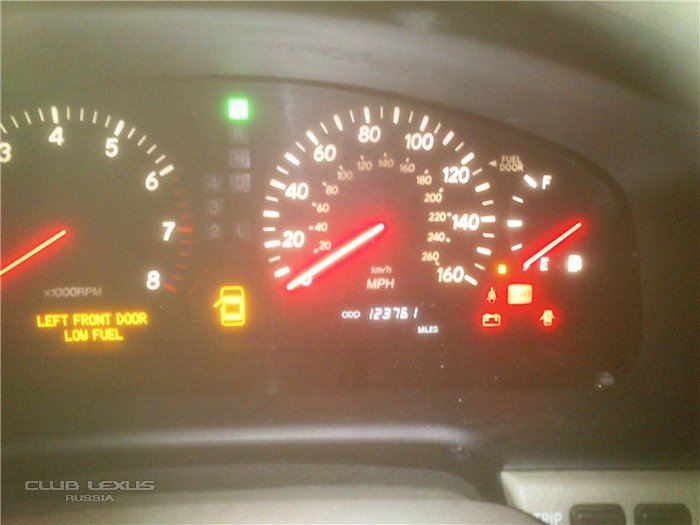 В процессе разбора Lexus LS430 В процессе разбора Lexus LS430