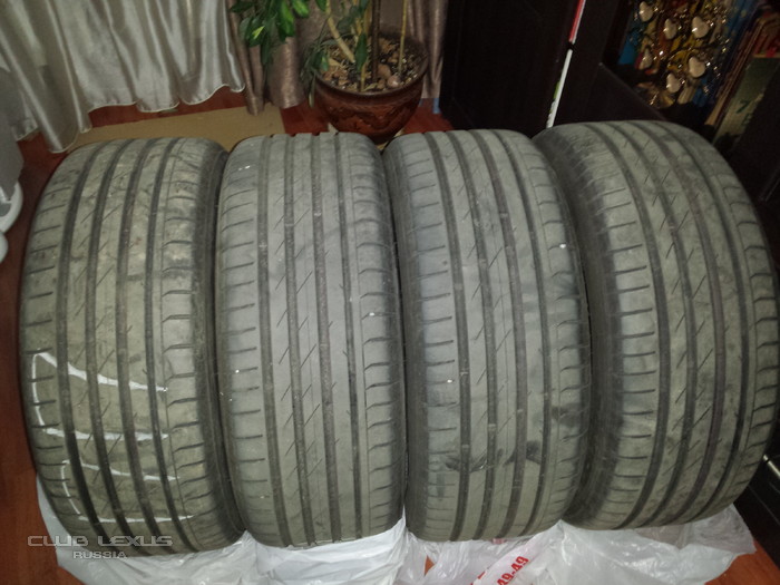 Продам летнюю резину Nokian Hakka Black 235/50 R18 101Y Мск Продам летнюю резину Nokian Hakka Black 235/50 R18 101Y Мск