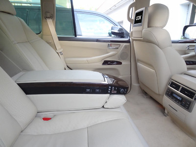 Комфорт от BMW в LX 570 Комфорт от BMW в LX 570