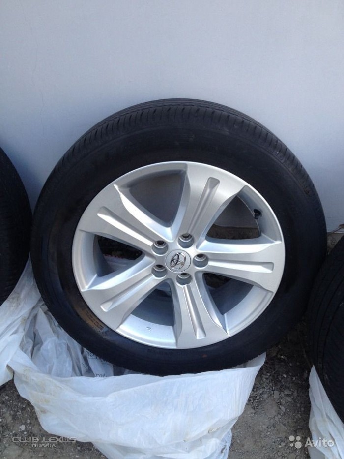 Продам шины на оригинальных дисках Toyota 245/55 R19 Продам шины на оригинальных дисках Toyota 245/55 R19