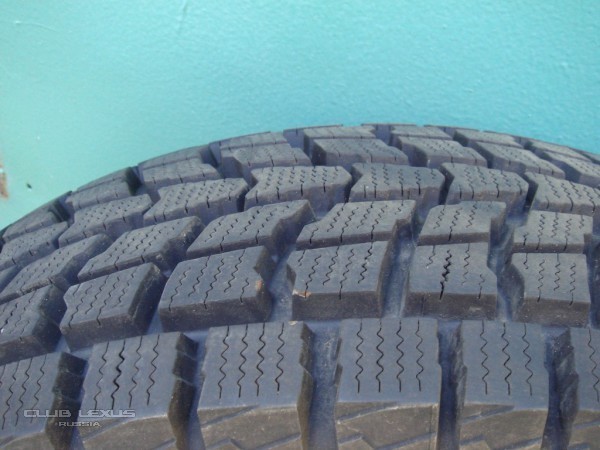 Продам зимнюю резину DUNLOP GRANDTREK SJ6 235/65-R17 Продам зимнюю резину DUNLOP GRANDTREK SJ6 235/65-R17
